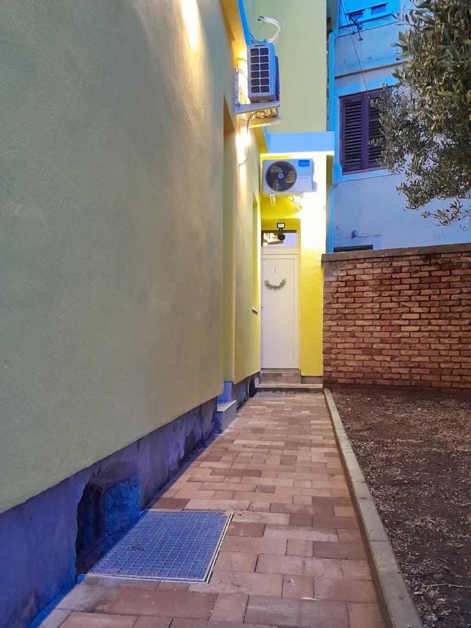 Apartmani Studio Apartmani Senjska Maslina Zengg Kültér fotó