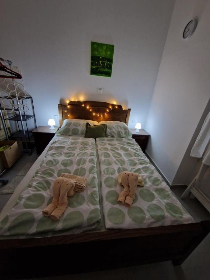 Apartmani Studio Apartmani Senjska Maslina Zengg Kültér fotó