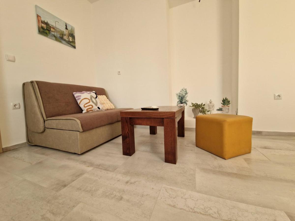 Apartmani Studio Apartmani Senjska Maslina Zengg Kültér fotó