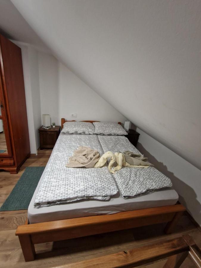 Apartmani Studio Apartmani Senjska Maslina Zengg Kültér fotó